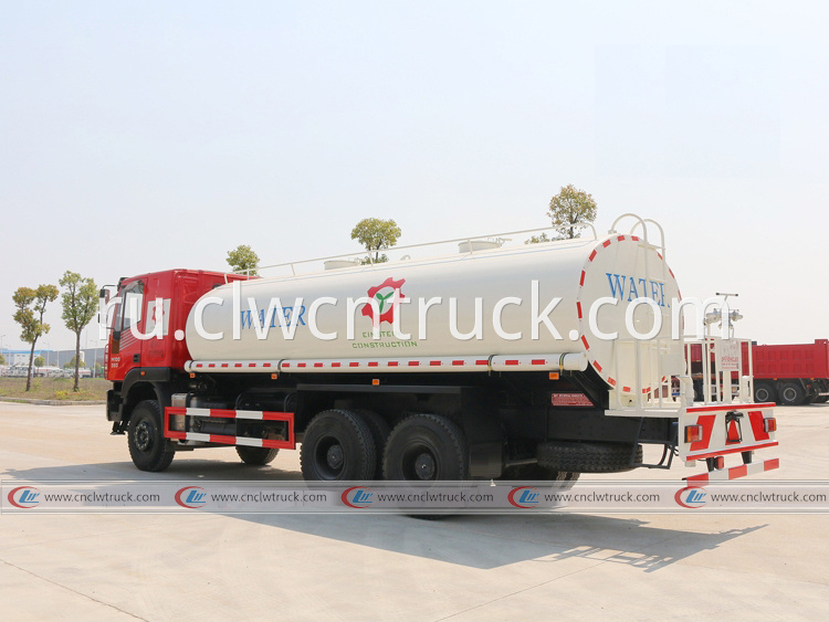 water sprinkler truck 4